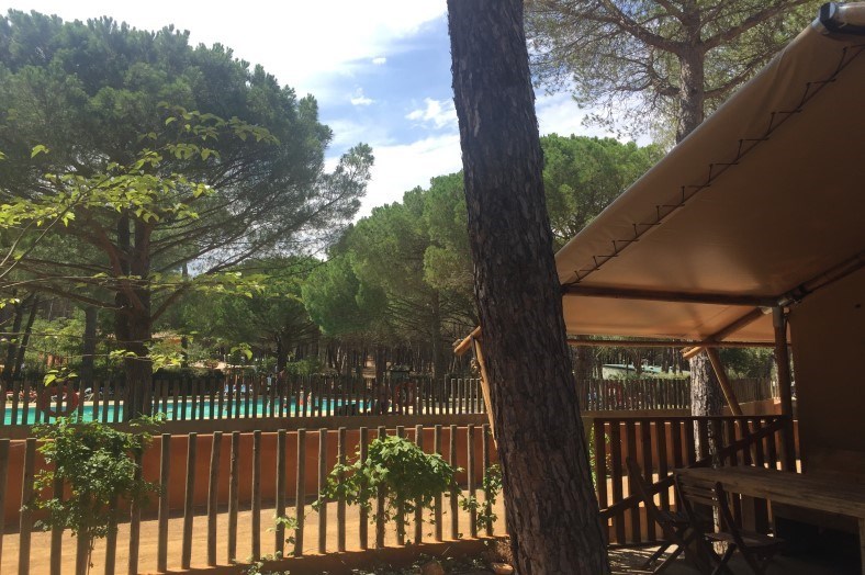 Glamping Lodge met eigen sanitair aan de Costa Brava