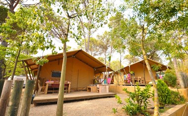 Glamping Lodge met eigen sanitair aan de Costa Brava Glamping Lodge met eigen sanitair aan de Costa Brava