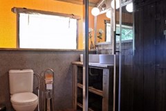 Safaritent met eigen sanitair aan de Costa Brava Safaritent met eigen sanitair aan de Costa Brava