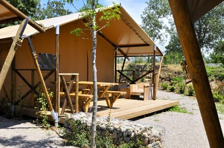 Safaritent met eigen sanitair aan de Costa Brava Safaritent met eigen sanitair aan de Costa Brava