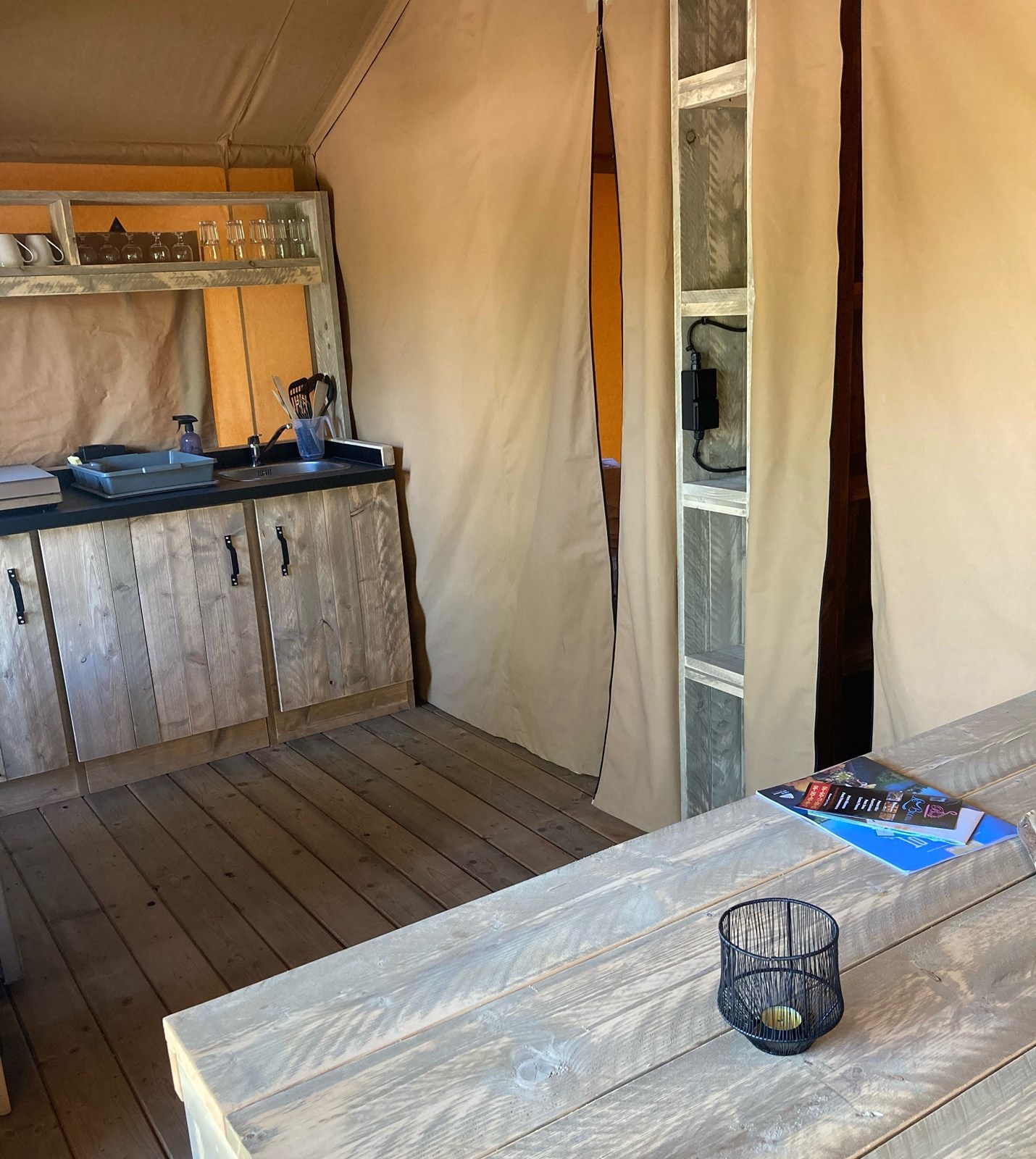 Safaritent op 2 kilometer van het strand