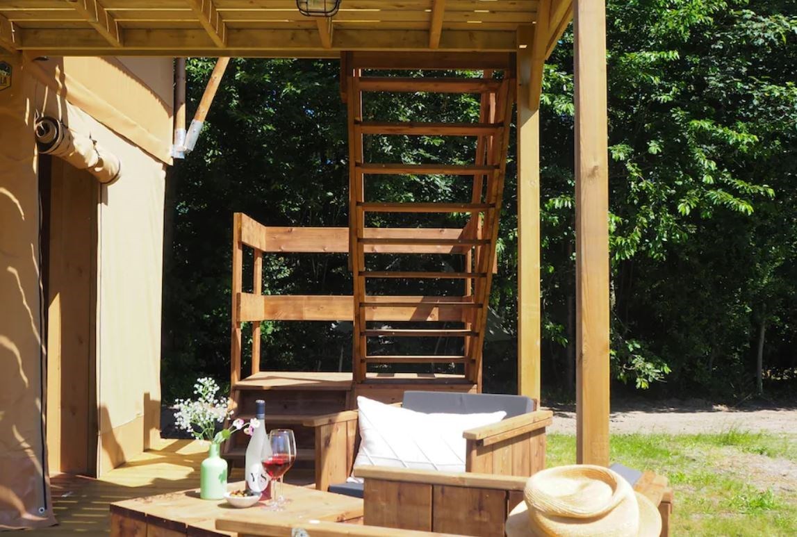 Safaritent voor 2 personen met een verdieping