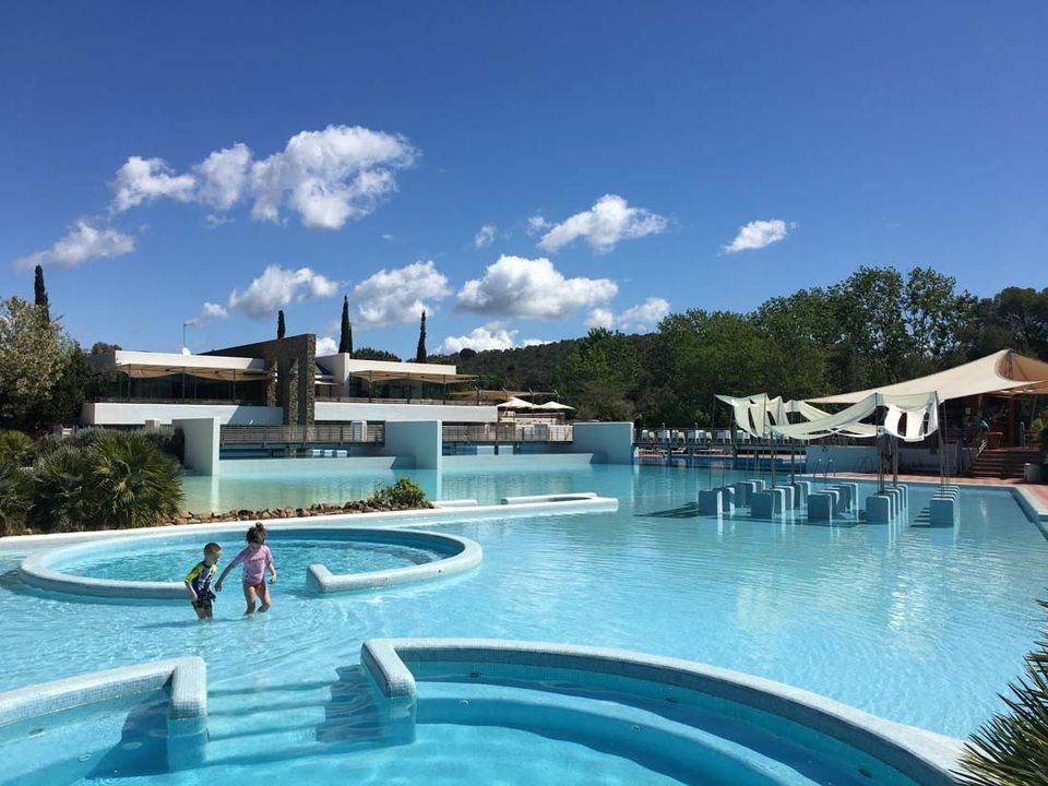Lodgetent met badkamer