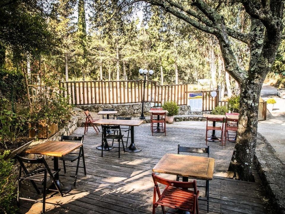 Glamping op Corsica in een lodgetent met badkamer