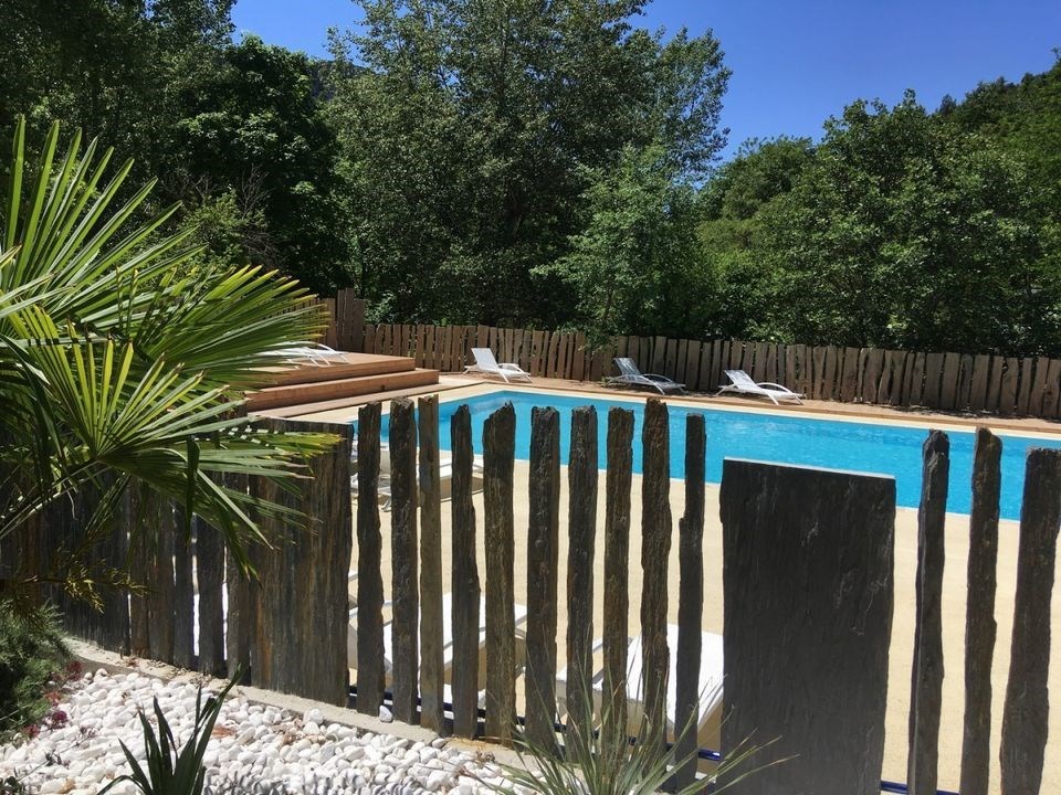 Safaritent met badkamer in de Rhône-Alpes