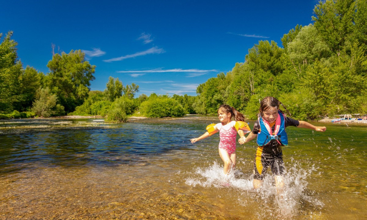 Lodgetent met badkamer in zuid Frankrijk