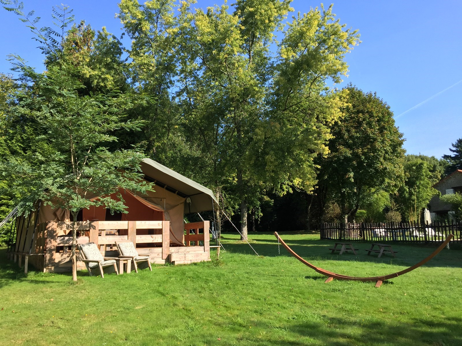 Stijlvol ingerichte Safaritent met exceptionele ruimte