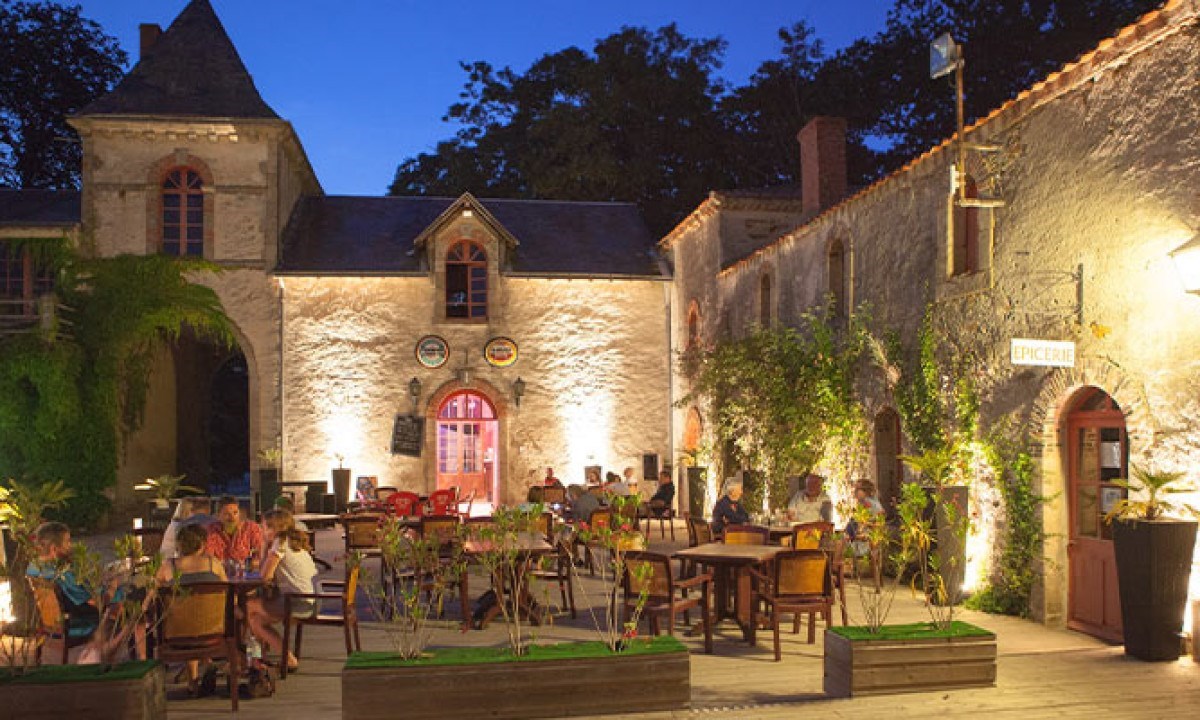 Lodgetent met badkamer in de Vendee