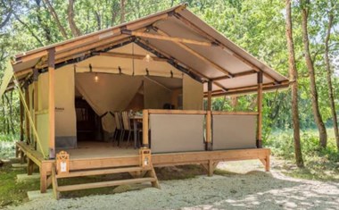 Lodgetent met eigen sanitair in de Provence Lodgetent met eigen sanitair in de Provence
