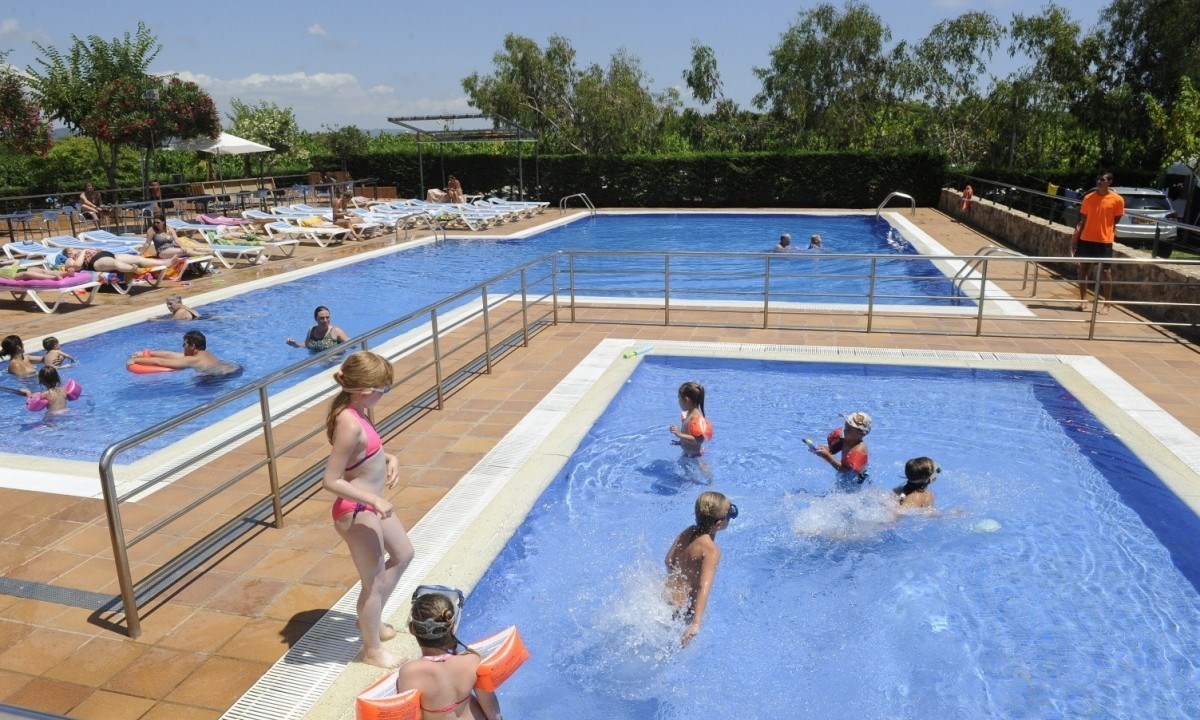 Safaritent met sanitair aan de Costa Brava