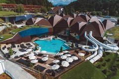 Glamping in een Safaritent met badkamer en jacuzzi Glamping in een Safaritent met badkamer en jacuzzi