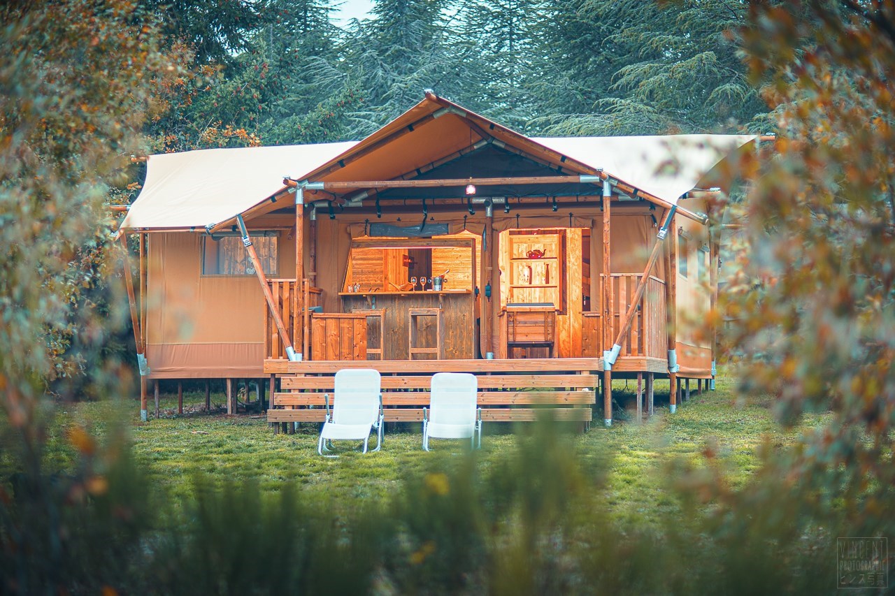 Glamping in een Luxe Safari Dreamlodge tent met jacuzzi