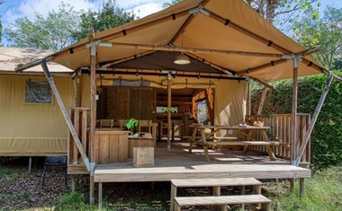 Mooie Safaritent met badkamer in de Dordogne Mooie Safaritent met badkamer in de Dordogne