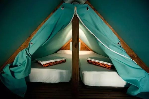 Safaritent met badkamer en airco aan de Adriatische Zee