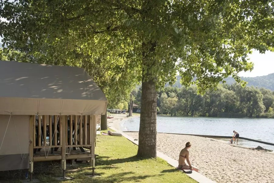 Glamping in een Airlodge aan een privéstrand bij Lago Maggiore