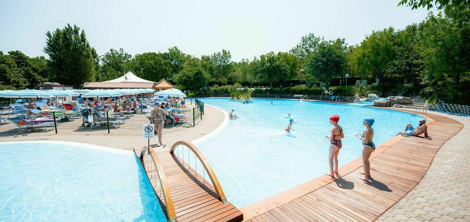 Safaritent met privé sanitair in San Marino