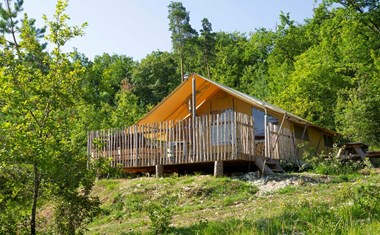 Huttopia Safaritent met badkamer in het hart van het bos Huttopia Safaritent met badkamer in het hart van het bos