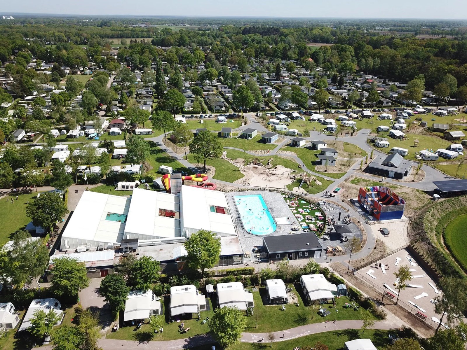 Safaritent met badkamer op een 5 sterren camping op de Veluwe