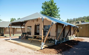 Safaritent met badkamer op een 5 sterren camping op de Veluwe Safaritent met badkamer op een 5 sterren camping op de Veluwe