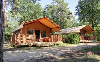 Glamping op de Veluwe in een Lodgetent met eigen sanitair Glamping op de Veluwe in een Lodgetent met eigen sanitair