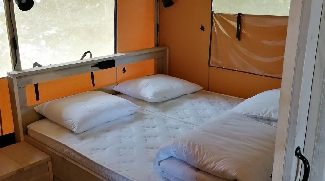 Glamping in een luxe lodgetent in de groene Antwerpse Kempen