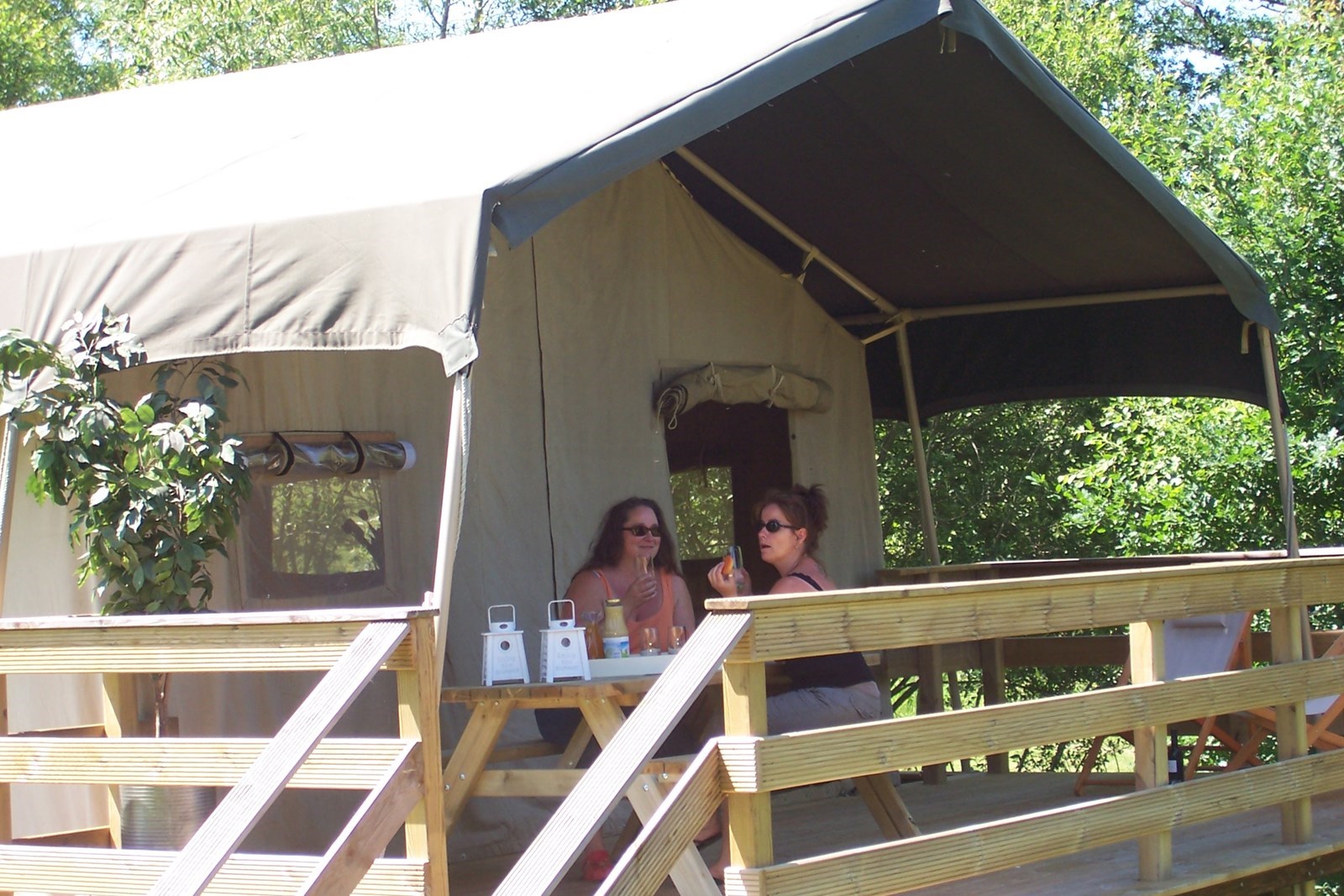 Safaritent bij een ruim 200 jaar oude boerderij