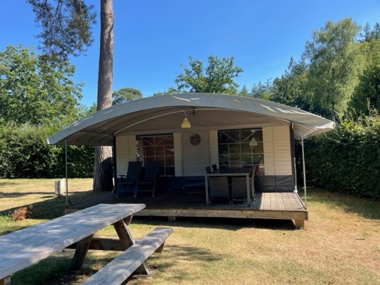 Glamping in een Tentvilla met badkamer
