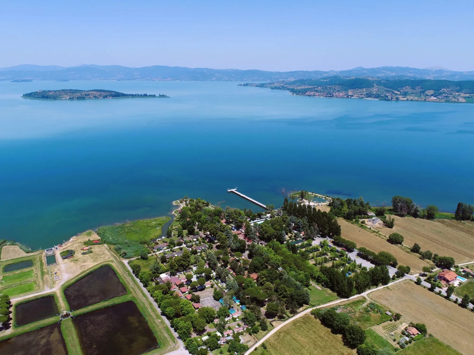 Safaritent met badkamer aan het Trasimenomeer