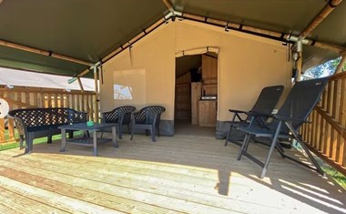 Luxe Safaritent met badkamer voor 4 personen in Umbrië Luxe Safaritent met badkamer voor 4 personen in Umbrië