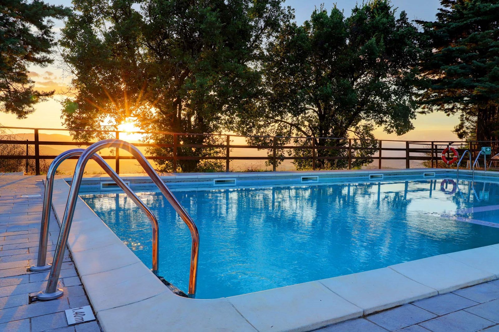 Luxe Safaritent met badkamer voor 4 personen in Umbrië