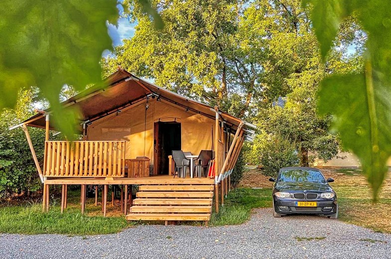 Glamping Safaritent met badkamer Glamping Safaritent met badkamer