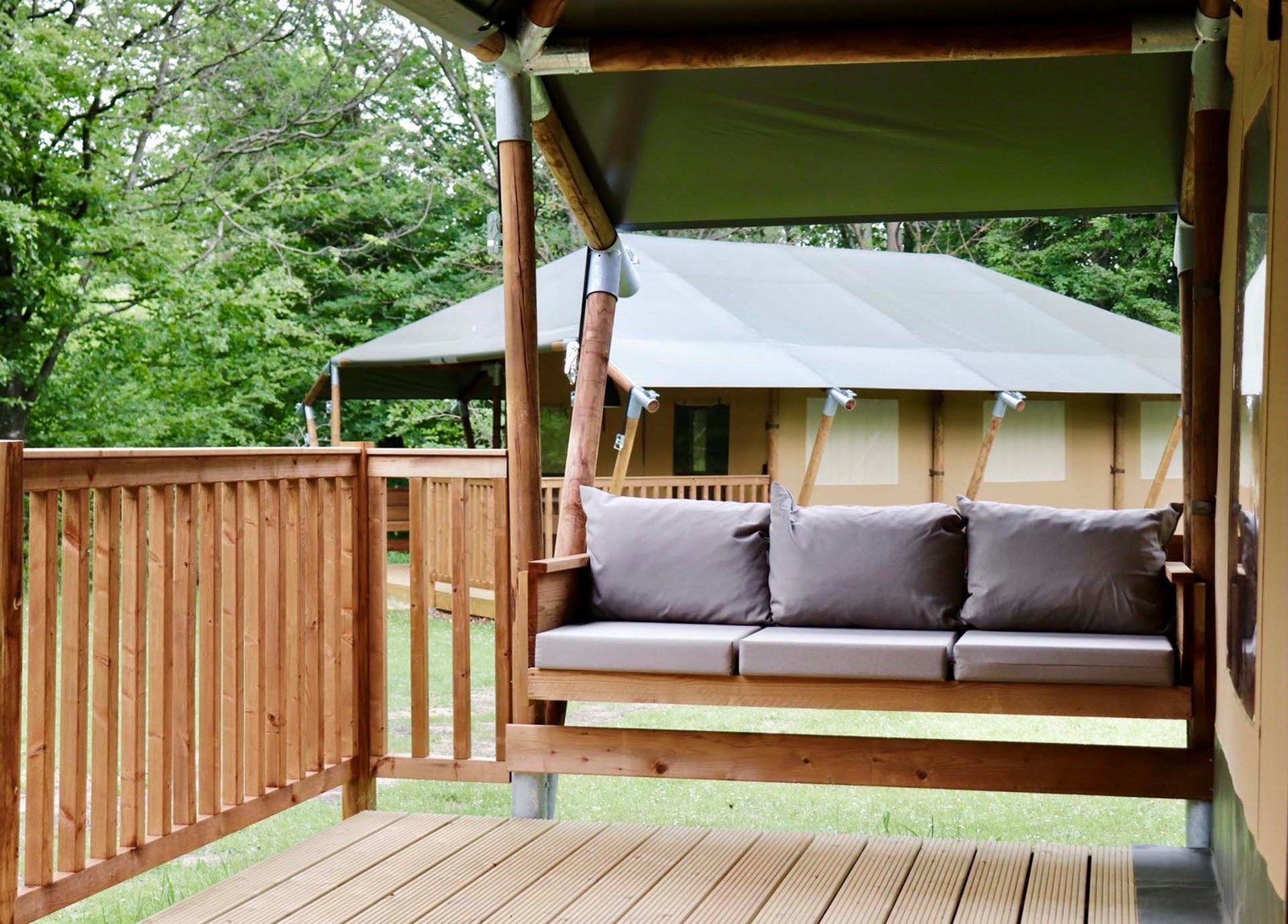 Glamping in Denemarken in een stoere Safaritent met badkamer