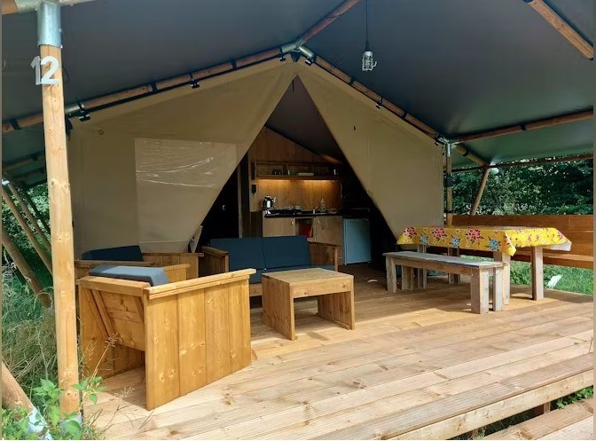 Safaritent met badkamer in het mooie Frankrijk