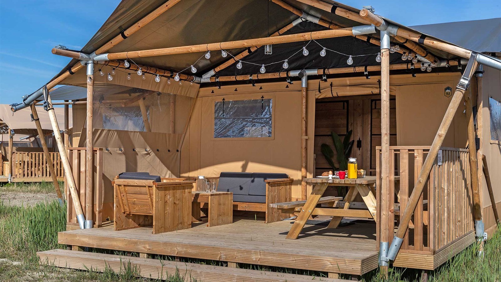 Luxe Safaritent met eigen badkamer in Zeeuws Vlaanderen