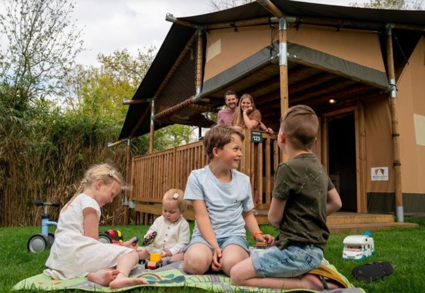 Ranger Safaritent met een spectaculair uitzicht op het water