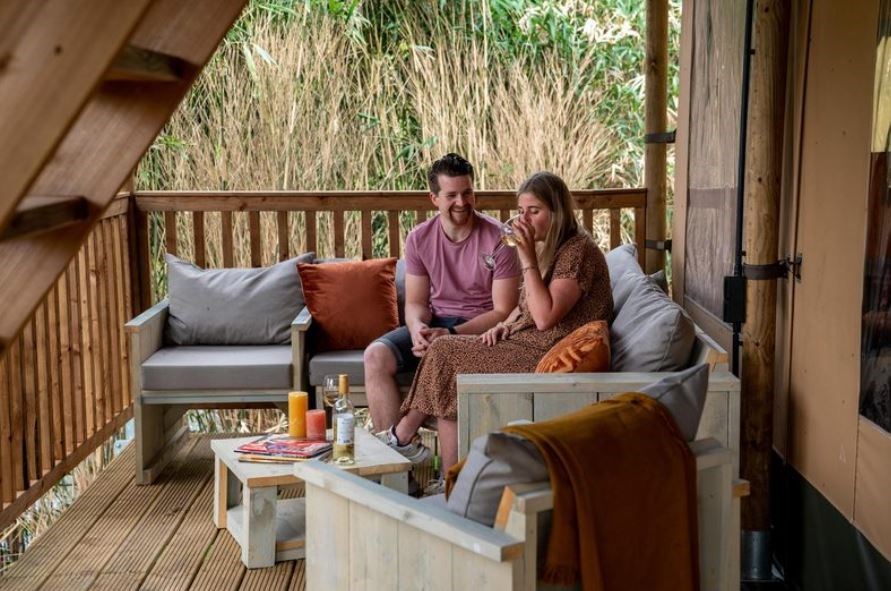 Ranger Safaritent met een spectaculair uitzicht op het water