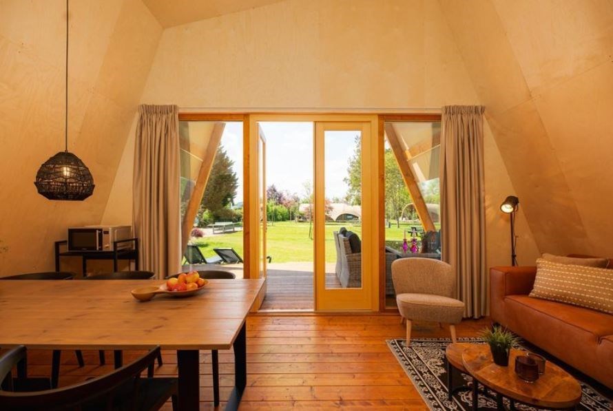 Tentsuite XL met privé sanitair in Twente