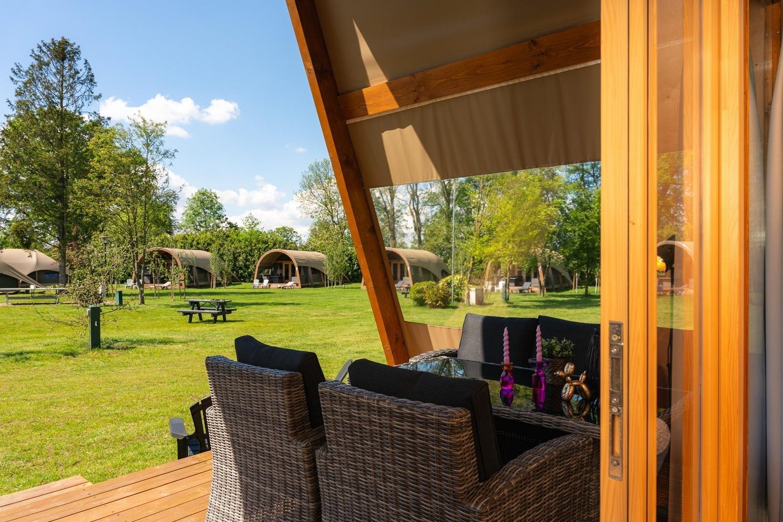 Tentsuite XL met privé sanitair in Twente