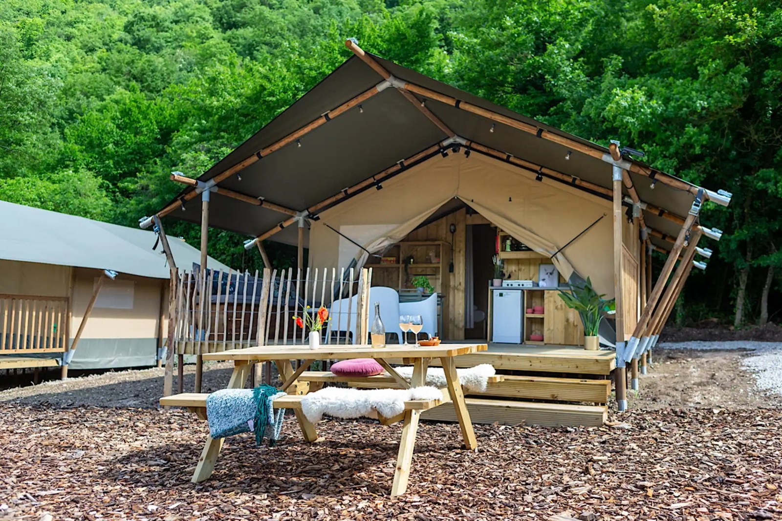Glampingtent met badkamer in Le Marche