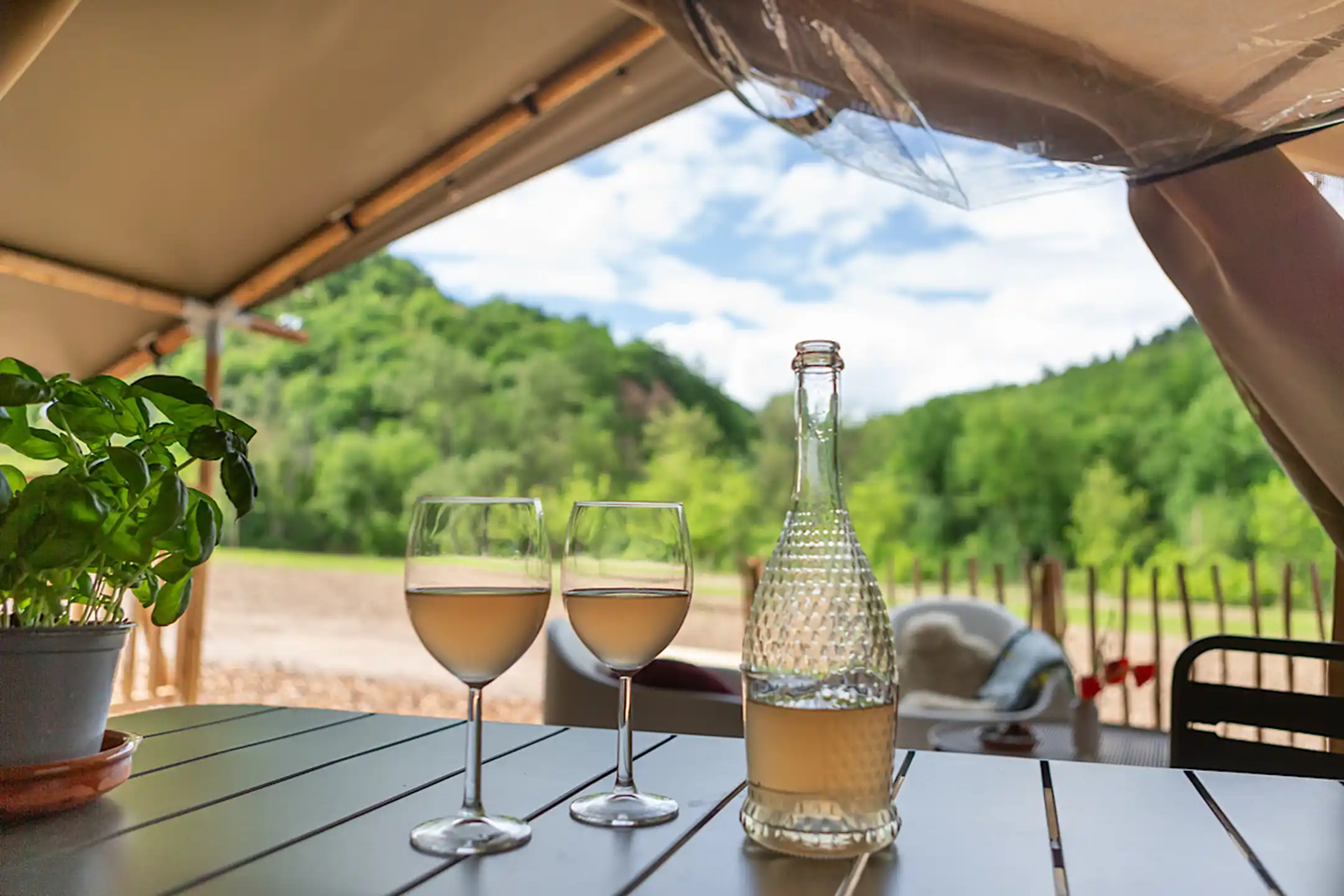Glampingtent met badkamer in Le Marche