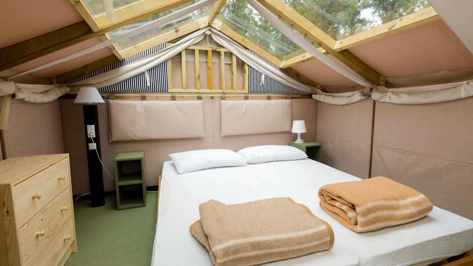 Slapen in een Airlodge aan het Gardameer