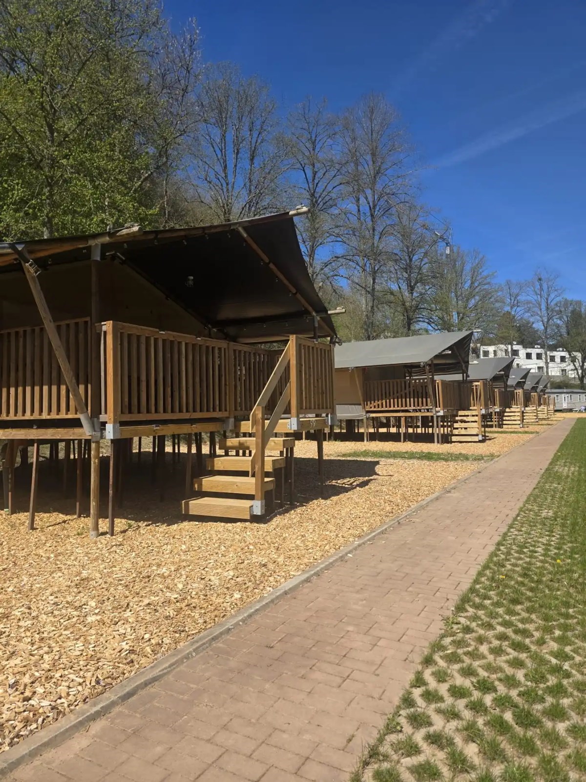 Safaritent met badkamer in Luxemburg