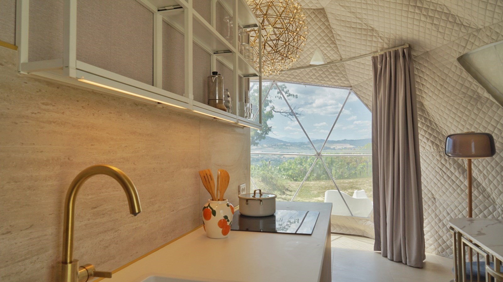 Luxe Geodome met airco in Italië
