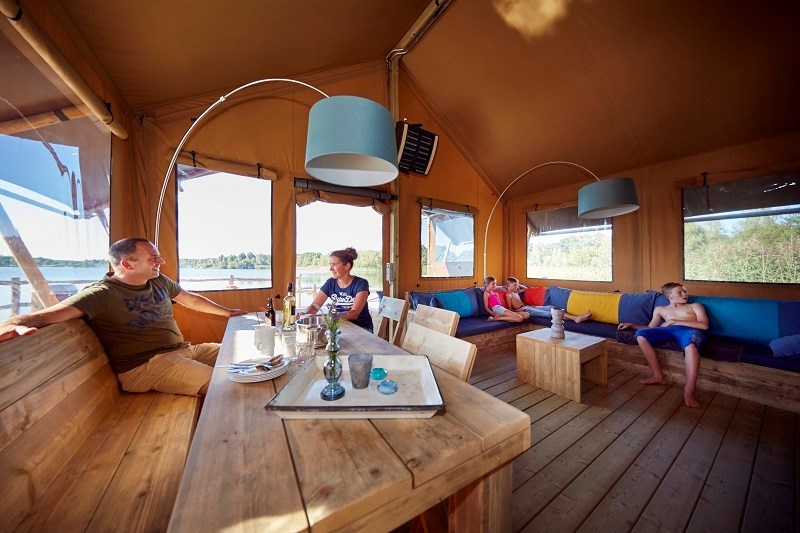 Luxe safaritent op het water