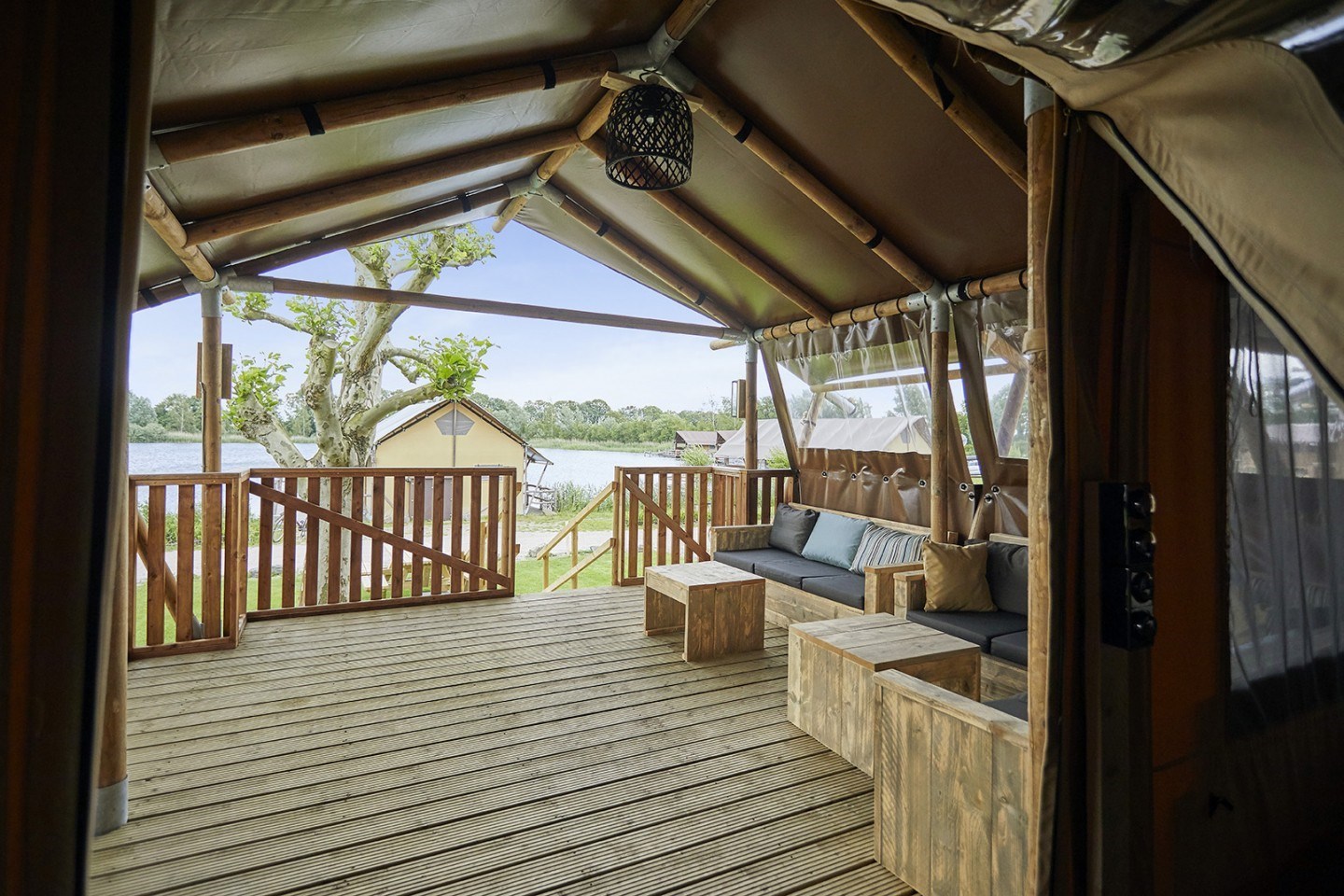 GlampingLodge met zicht op het water