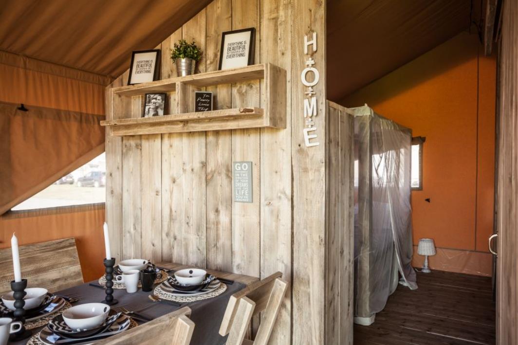 Safaritent achter de duinen