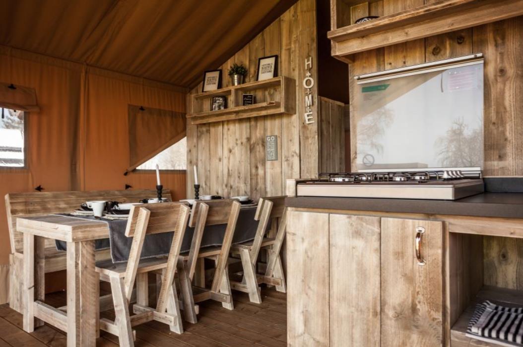 Safaritent achter de duinen