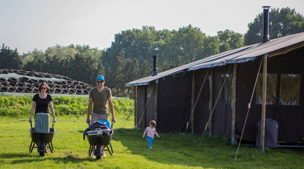 Safaritent op de boerderij