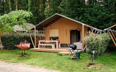 Safaritent op een recreatielandgoed Safaritent op een recreatielandgoed